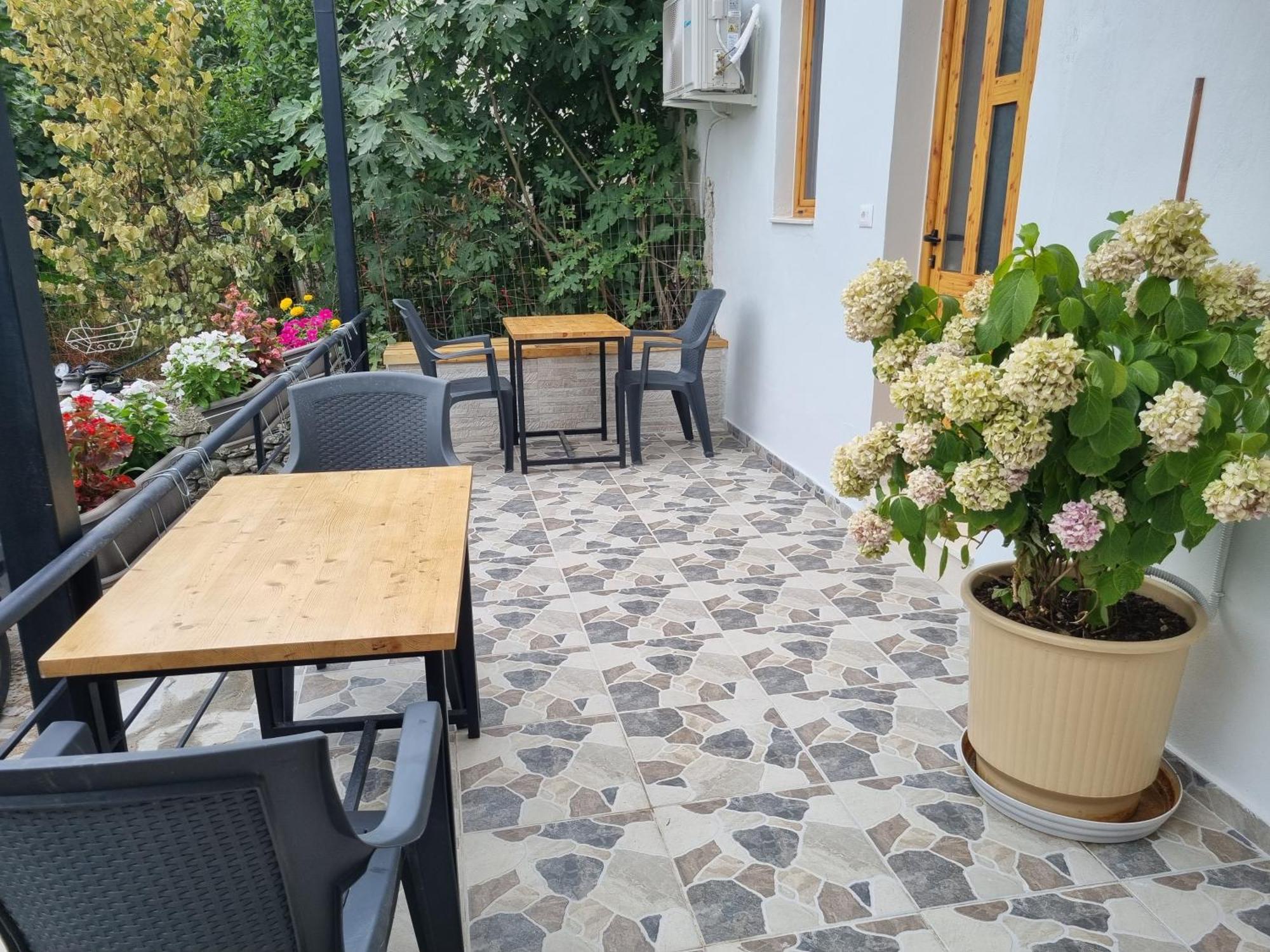 Bed and Breakfast Tony'S Terrace Gjirokastër Exteriér fotografie